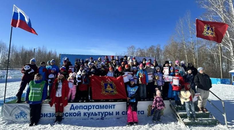 В Брянске прошли соревнования по лыжным гонкам