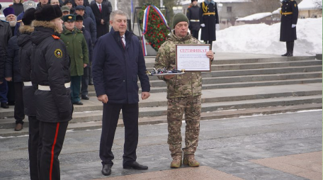 Бойцам «БАРС-Брянск» вручили ключи от новой техники