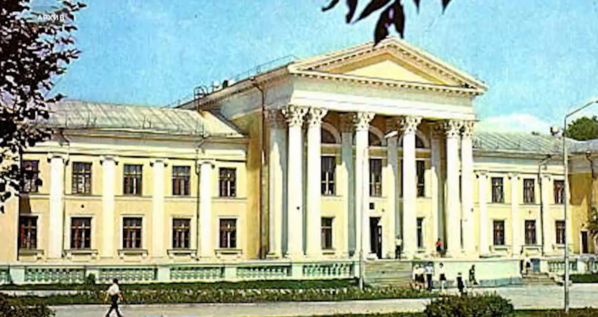 Брянскому театру юного зрителя – 45 лет