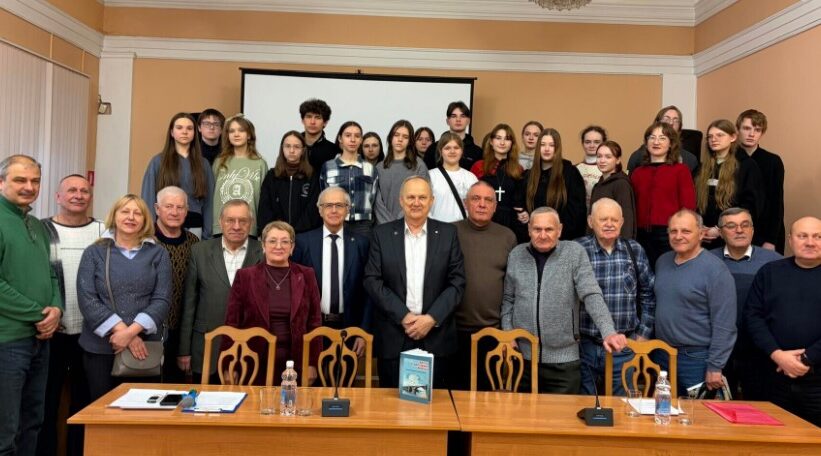 На Брянщине презентовали книгу об истории мостостроения