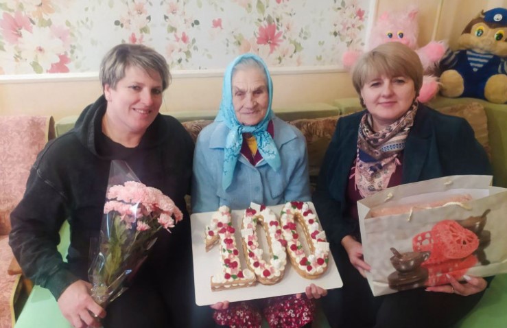 Жительница Клинцовского района на Брянщине отметила 100-летний юбилей