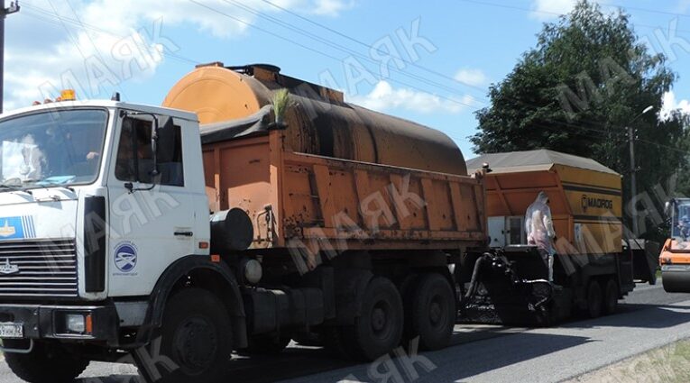 В брянском Новозыбкове ремонтируют дороги и мосты
