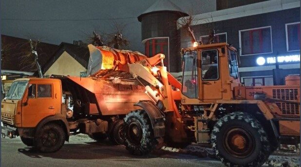 Уборка снега в брянских Клинцах