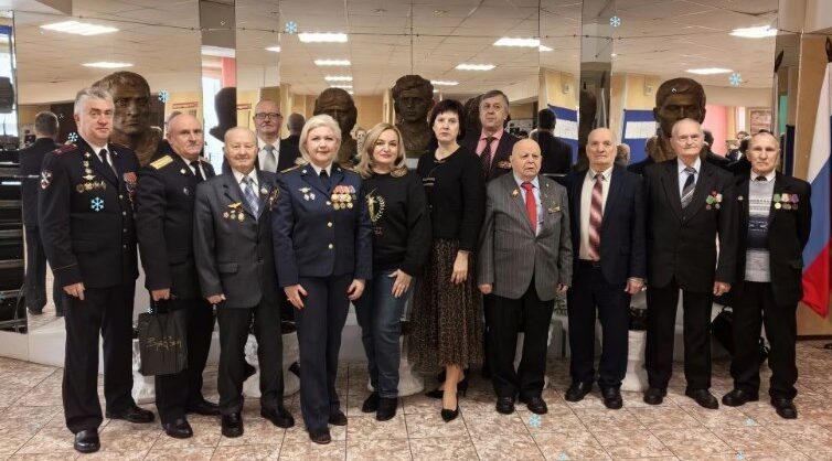 Брянские ветераны делятся с молодежью опытом