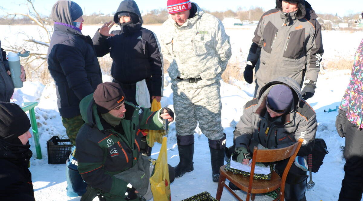 В брянском Стародубе прошёл турнир по рыбной ловле на мормышку со льда