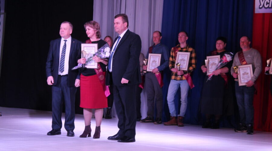 В брянской Жуковке состоялся слёт передовиков производства