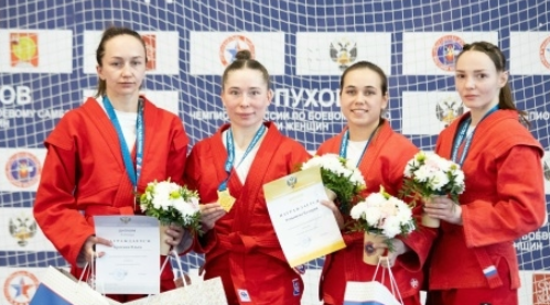 Брянские спортсменки завоевали медали на чемпионате по боевому самбо