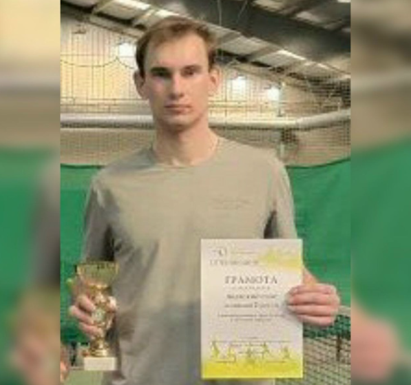 Брянец Егор Польский завоевал серебро в турнире по теннису