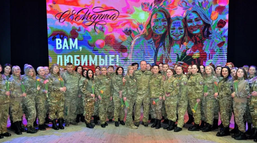 Мужчины отряда «БАРС-Брянск» поздравили женщин с наступающим праздником