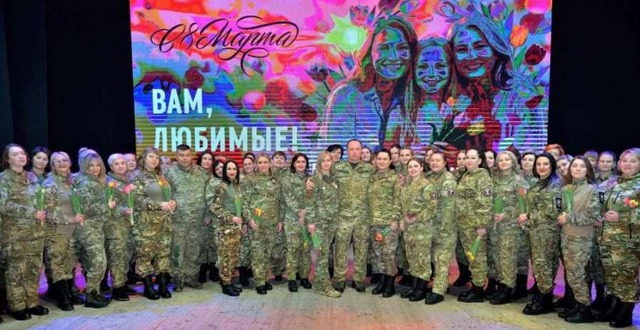 Мужчины отряда «БАРС-Брянск» поздравили женщин с наступающим праздником