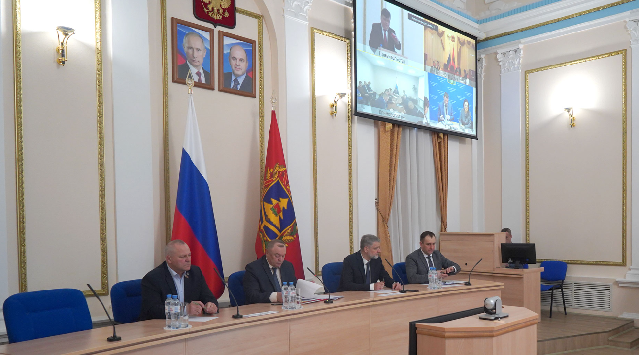 Брянская область обеспечивает жильем детей-сирот