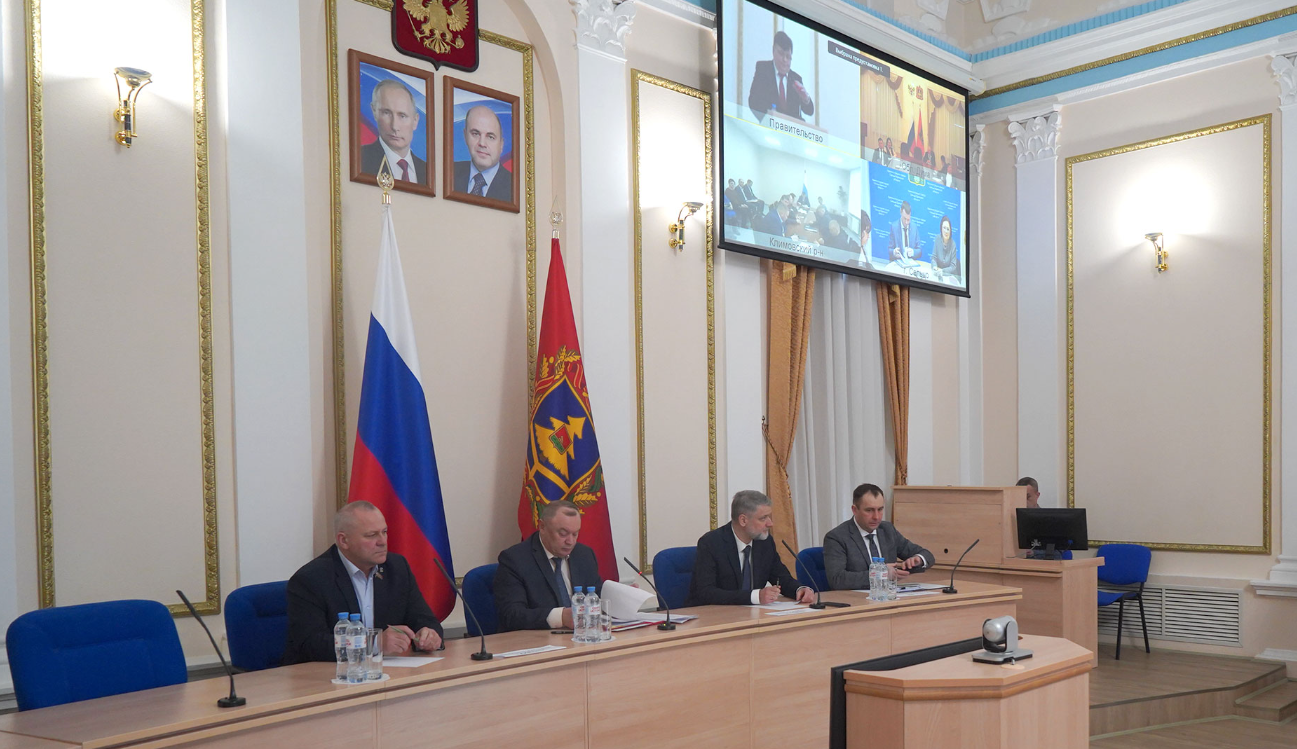 Брянская область обеспечивает жильем детей-сирот