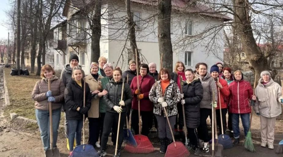 Брянцы вышли на первый общегородской субботник