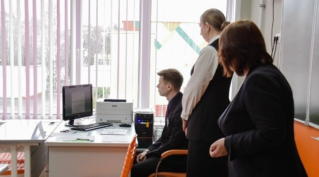 Для брянских выпускников прошли  тренировочные экзамены