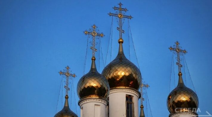 В Брянске священники помогают жителям, пострадавшим от атаки ВСУ