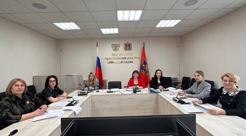 В Брянске рассмотрели профильные смены для детей