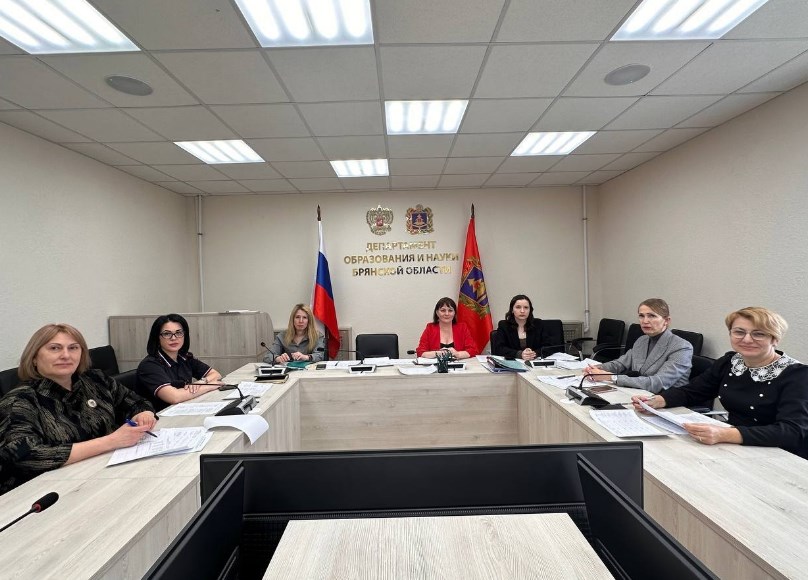 В Брянске рассмотрели профильные смены для детей