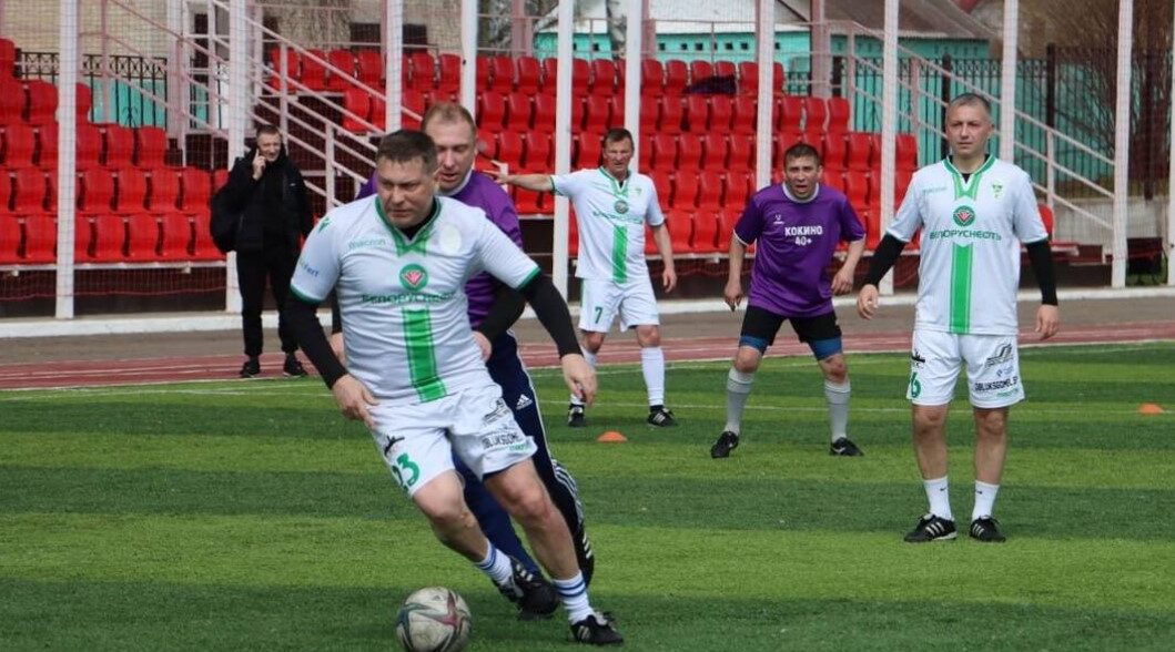 В брянском Стародубе открыли III Международный чемпионат по футболу