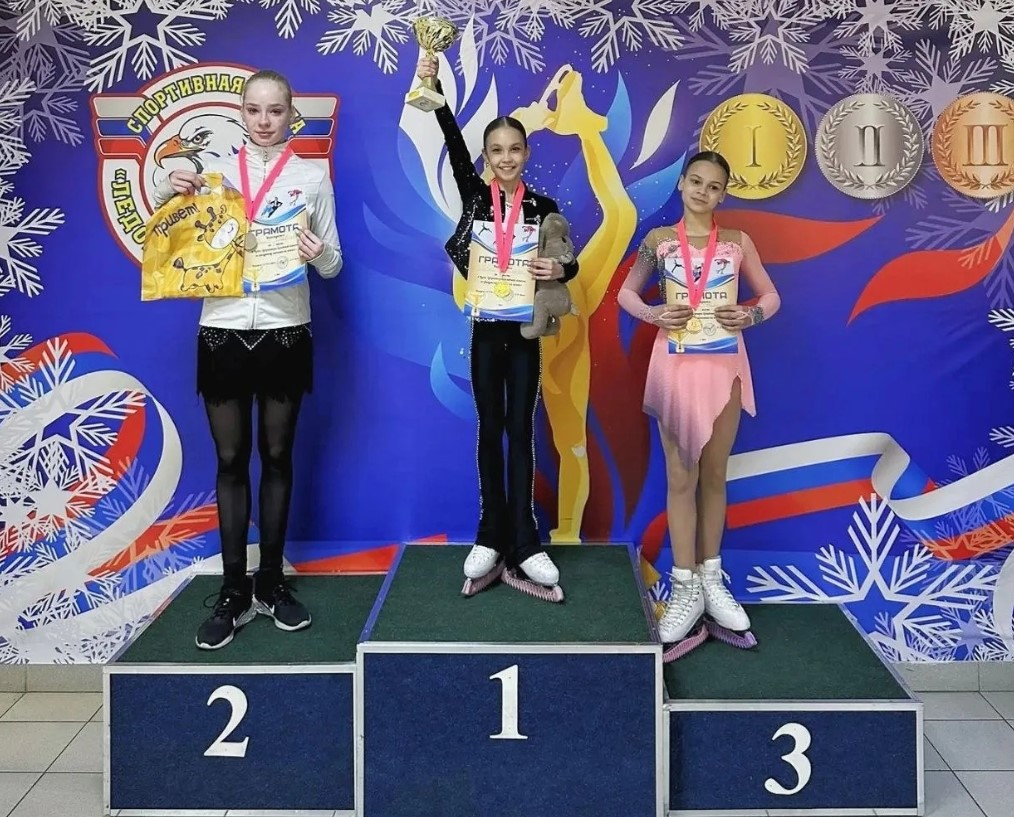 Брянские фигуристки выступили на соревнованиях в Орле