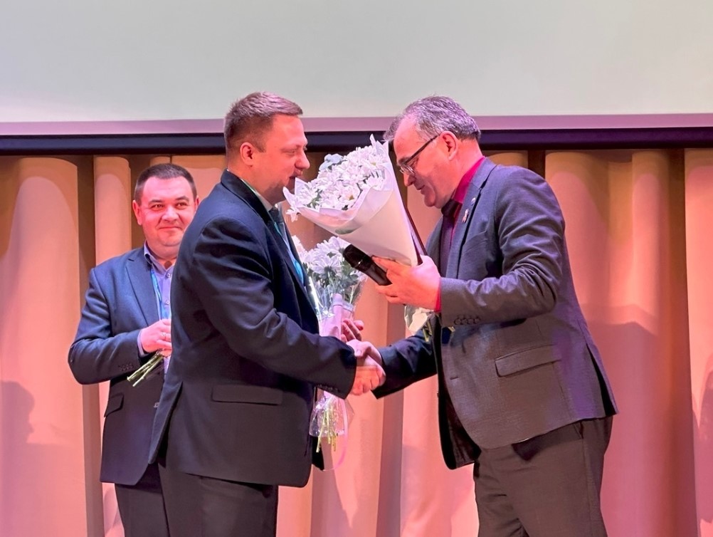 На Брянщине победителем регионального конкурса «Лидер образования — 2026» стал Дмитрий Полухин