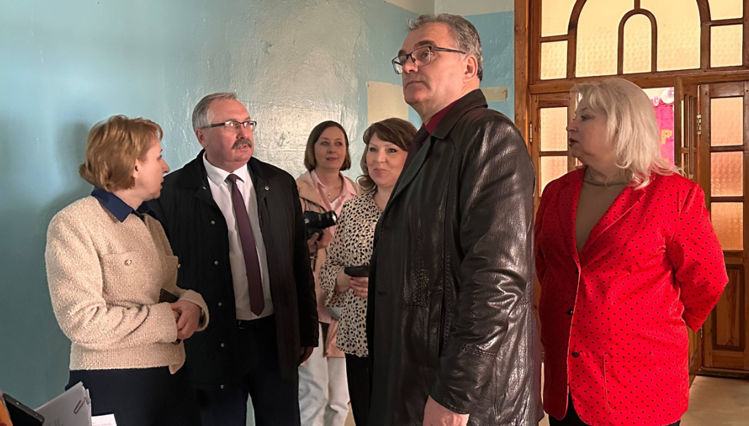 В четырех школах Брянска начался капремонт