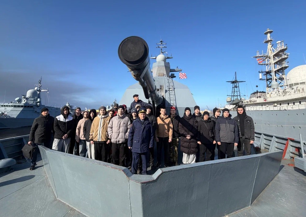 Брянские курсанты побывали в военно-морской академии