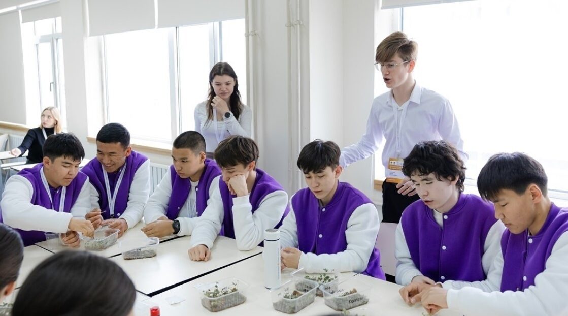 Школьник из Брянска приняли участие во II Саммите талантов в Казахстане