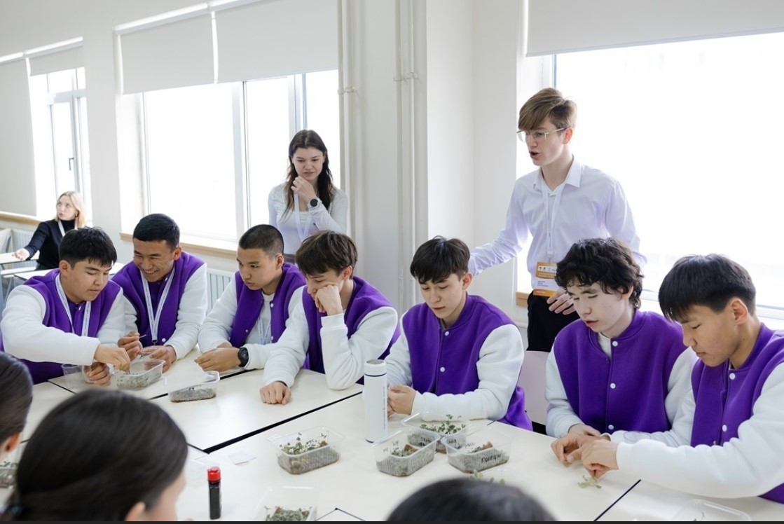 Школьник из Брянска приняли участие во II Саммите талантов в Казахстане