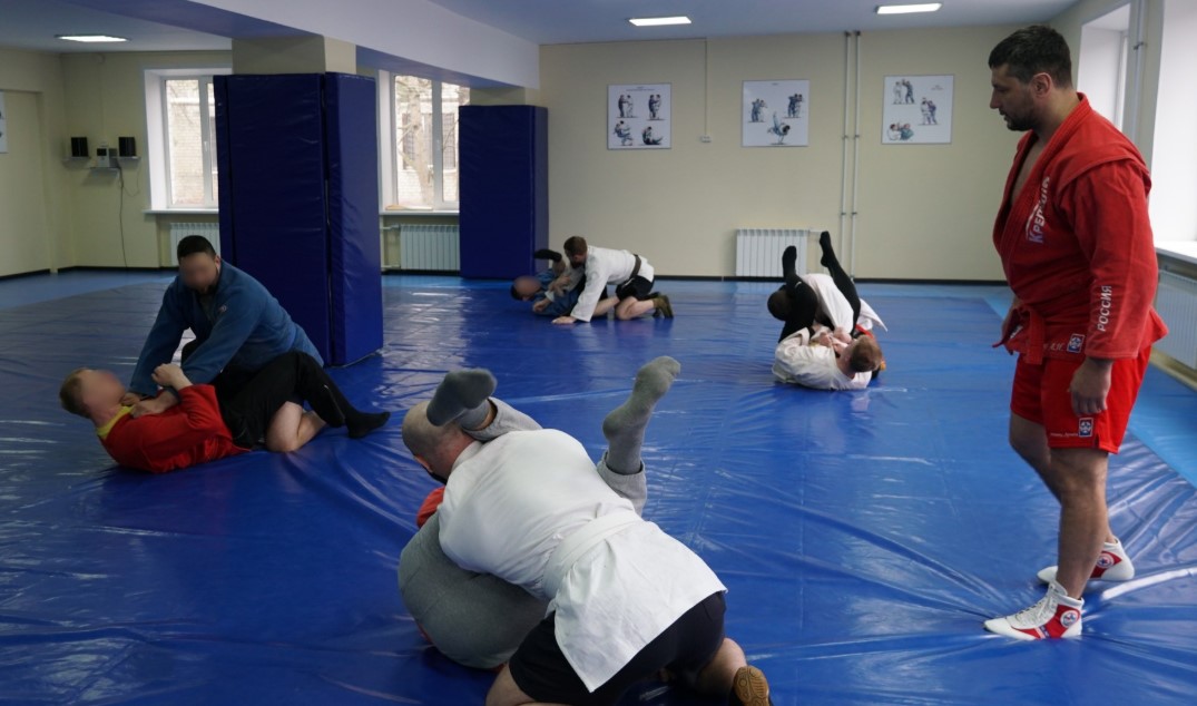 В Брянске Артем Осипенко провёл мастер-класс для росгвардейцев