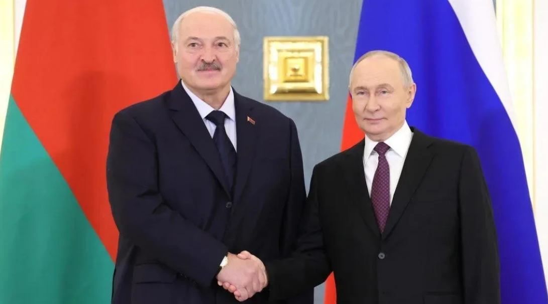 Россия и Беларусь отмечают День единения братских народов.