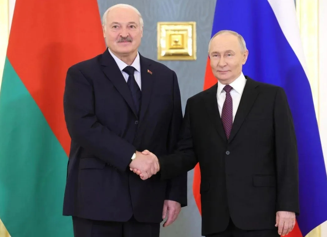 Россия и Беларусь отмечают День единения братских народов.