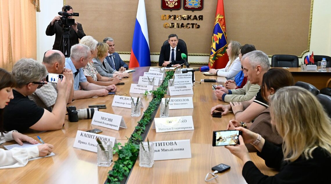 В Брянске Егор Ковальчук встретился с руководителями СМИ