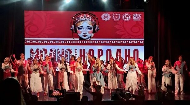 В Брянске 100 представителей талантливой молодежи участвовали в форуме «Модно-народно»
