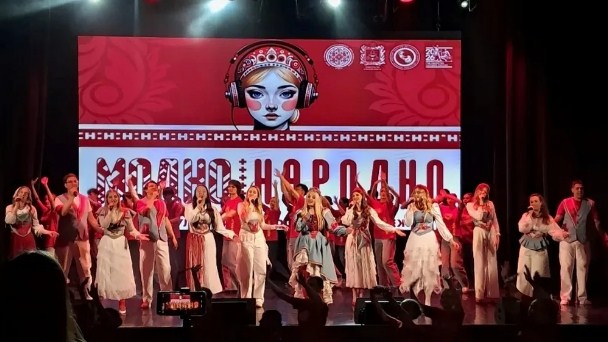 В Брянске 100 представителей талантливой молодежи участвовали в форуме «Модно-народно»