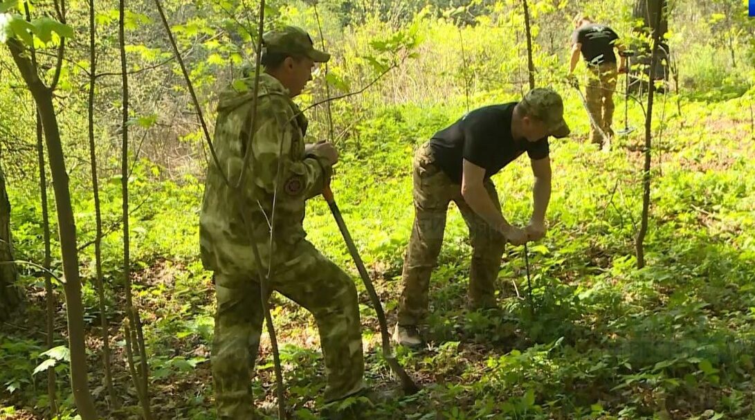 Брянский отряд «Патриот»  обследуют урочище «Лесные сараи»