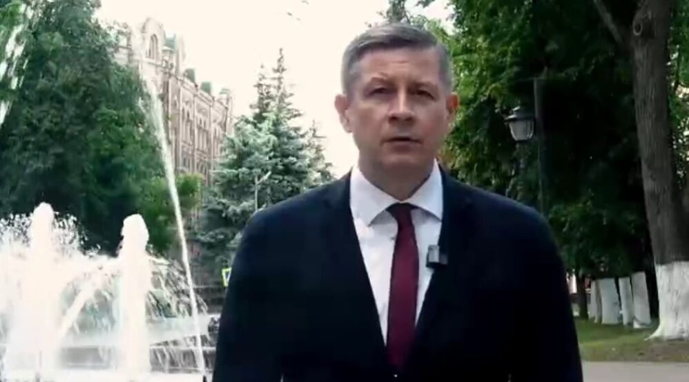 Егор Ковальчук поздравил выпускников школ Брянской области