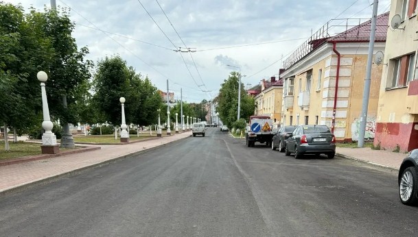 В Советском районе города Брянска  ремонтируют улицу Калинина