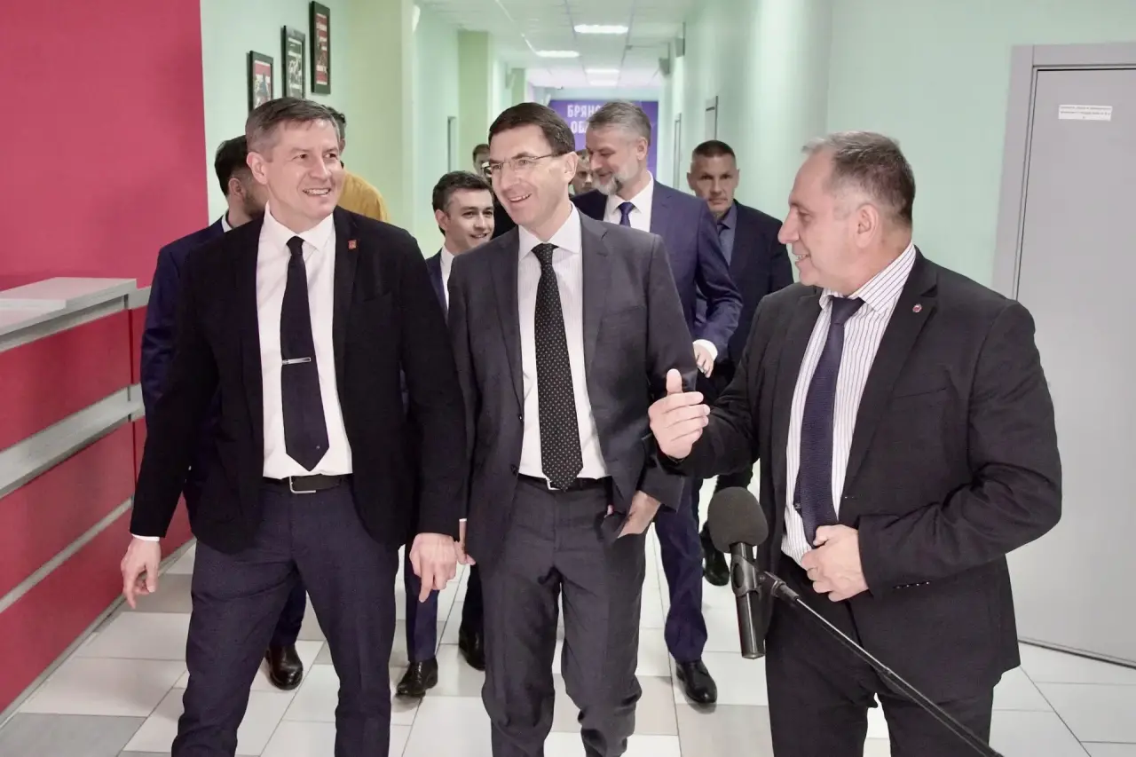 Игорь Щёголев посетил  Дворец единоборств имени Артёма Осипенко