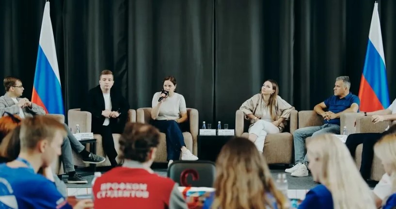 Брянская делегация участвует в форуме «Маяки» в «Сенеже»