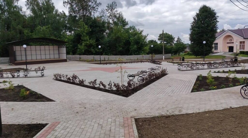 В брянских Выгоничах благоустроили Аллею Славы