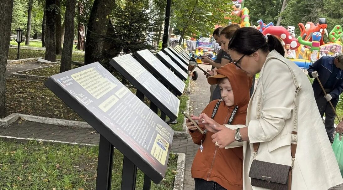 В Брянске в парке Толстого «заговорили» деревянные скульптуры