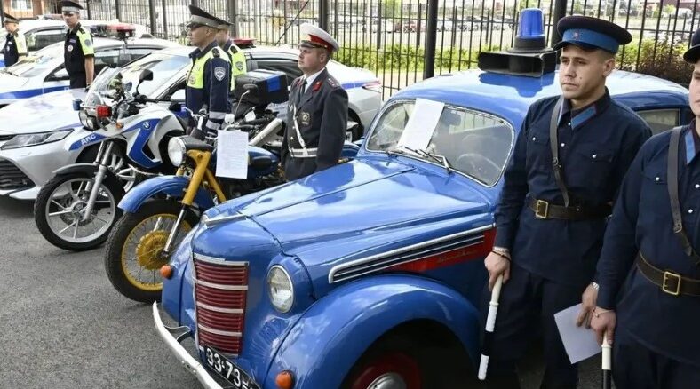 Брянская Госавтоинспекция отмечает профессиональный праздник