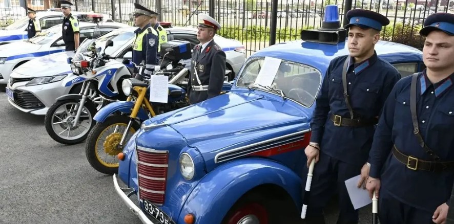 Брянская Госавтоинспекция отмечает профессиональный праздник