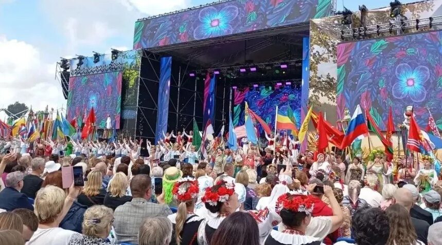Брянские мастера участвовали в белорусском празднике «Купалье»