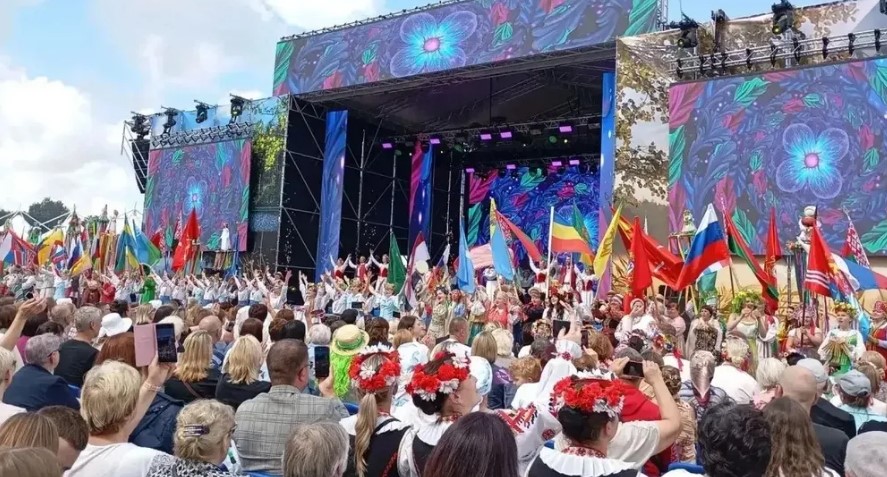 Брянские мастера участвовали в белорусском празднике «Купалье»