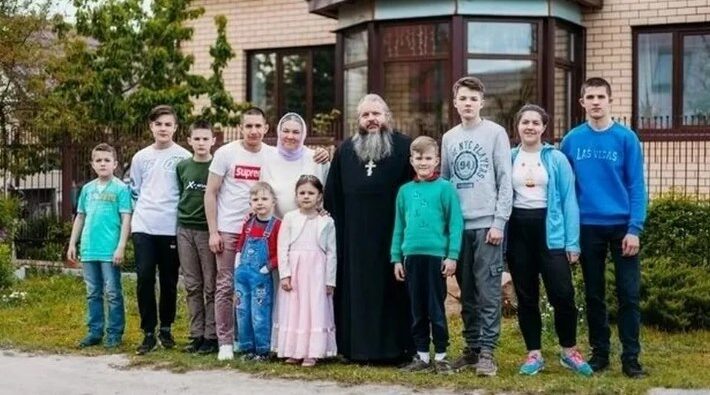 Глава Брянщины: «Семья – это каждодневный труд, в котором есть место маленьким радостям»