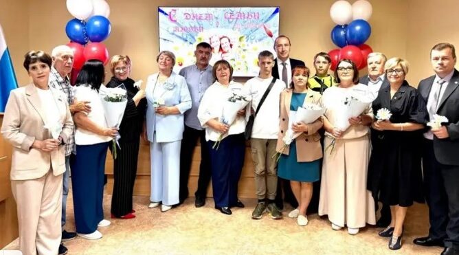 На Брянщине в Жуковском округе чествовали семейные пары