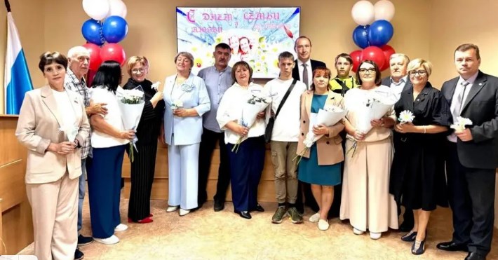На Брянщине в Жуковском округе чествовали семейные пары