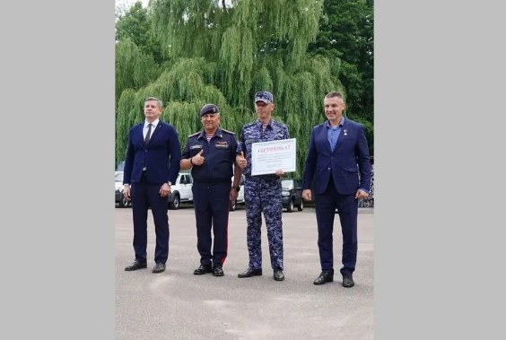 Правительство Брянщины передало Росгвардии автомобили «Нива» и «УАЗ»