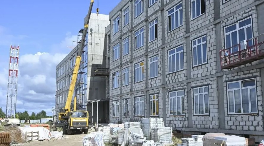 В Советском районе Брянска строится школа на 1225 мест